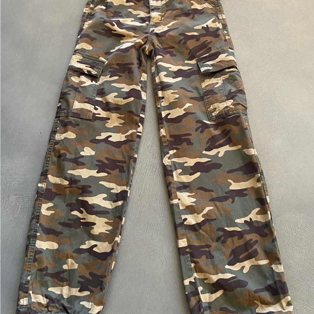 Levi's Camo Cargo Pants in Green/Brown
